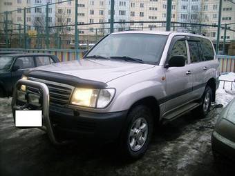 2004 Toyota Land Cruiser Photos