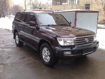 2004 Toyota Land Cruiser Pics