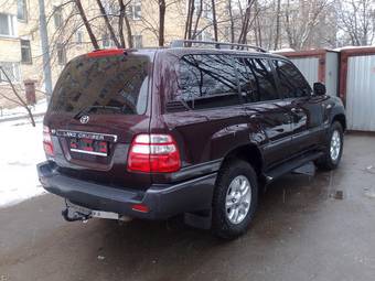 2004 Toyota Land Cruiser Photos