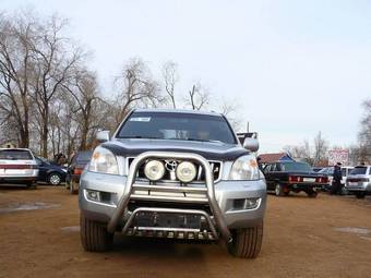 2004 Toyota Land Cruiser Photos