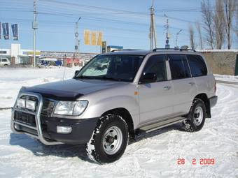 2004 Toyota Land Cruiser Pictures