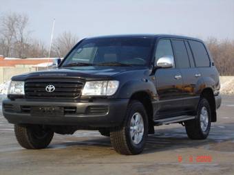 2004 Toyota Land Cruiser Photos