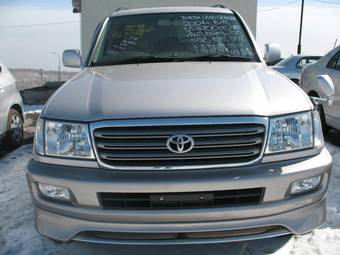 2004 Toyota Land Cruiser Pictures