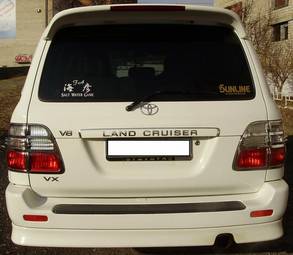 2004 Toyota Land Cruiser Photos