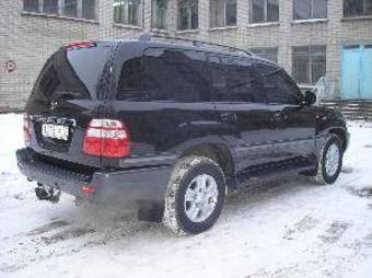 2004 Toyota Land Cruiser Photos