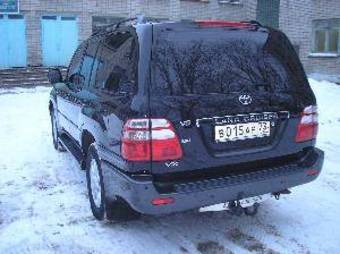 2004 Toyota Land Cruiser Pictures