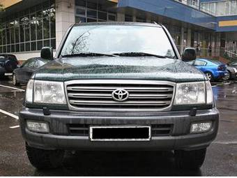 2004 Toyota Land Cruiser Images
