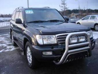 2004 Toyota Land Cruiser Images