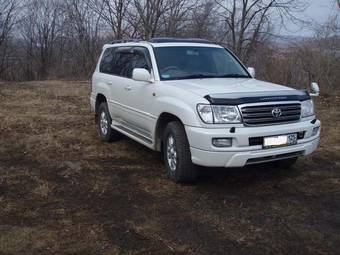 2004 Toyota Land Cruiser Photos