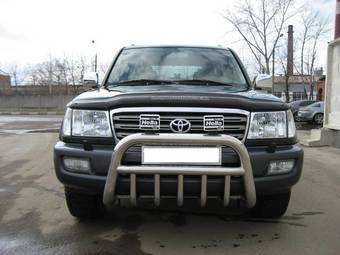 2004 Toyota Land Cruiser Photos