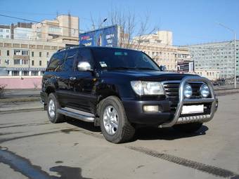 2004 Toyota Land Cruiser Pictures