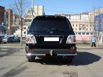 2004 Toyota Land Cruiser Pictures