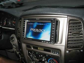 2004 Toyota Land Cruiser Photos