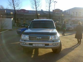 2004 Toyota Land Cruiser Photos