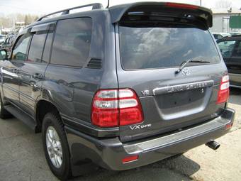 2004 Toyota Land Cruiser Pics