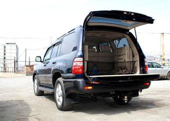 2004 Toyota Land Cruiser Pics