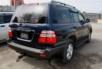 2004 Toyota Land Cruiser Pictures