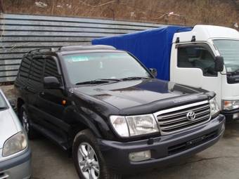 2004 Toyota Land Cruiser Images