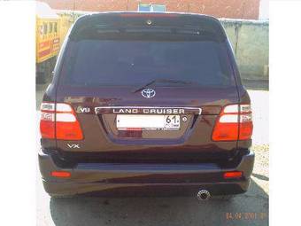 2004 Toyota Land Cruiser Pictures