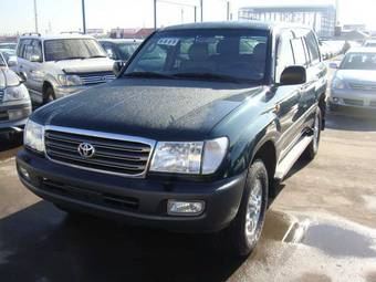 2004 Toyota Land Cruiser Photos