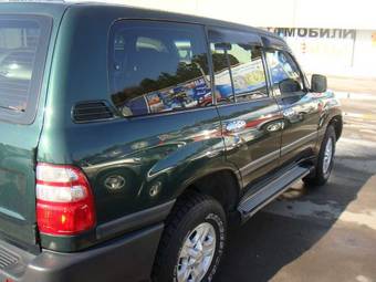 2004 Toyota Land Cruiser Photos