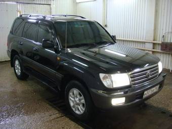 2004 Toyota Land Cruiser Photos