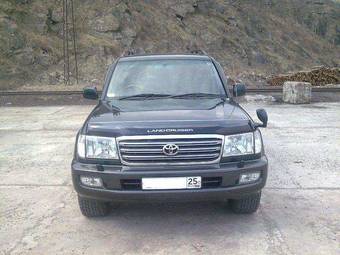 2004 Toyota Land Cruiser Pictures