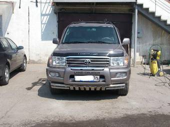 2004 Toyota Land Cruiser Pictures