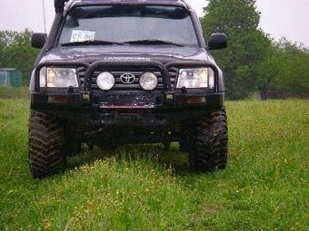 2004 Toyota Land Cruiser Pictures