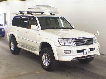 2004 Toyota Land Cruiser Pictures