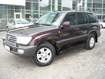 2004 Toyota Land Cruiser Photos