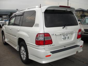 2004 Toyota Land Cruiser Photos