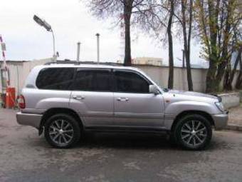 2004 Toyota Land Cruiser Photos