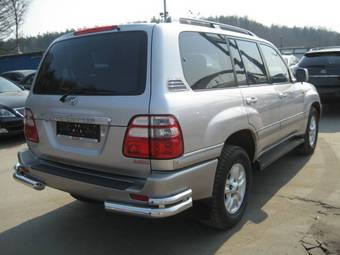 2004 Toyota Land Cruiser Photos