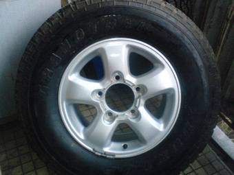 2004 Toyota Land Cruiser Pictures