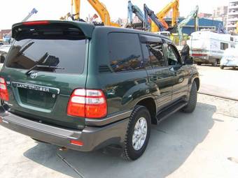 2004 Toyota Land Cruiser Pictures