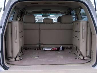 2004 Toyota Land Cruiser Images