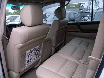 2004 Toyota Land Cruiser Pictures