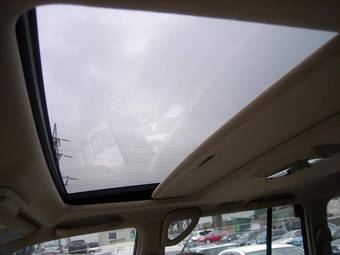 2004 Toyota Land Cruiser Pictures