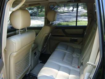 2004 Toyota Land Cruiser Images
