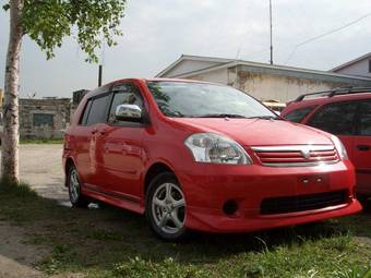 2004 Toyota Land Cruiser Pics