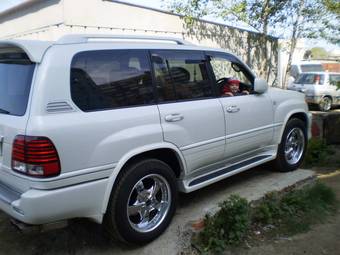 2004 Toyota Land Cruiser Images