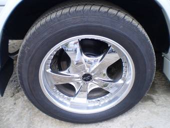2004 Toyota Land Cruiser Pictures
