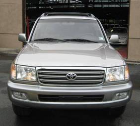 2004 Toyota Land Cruiser Photos