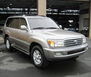 2004 Toyota Land Cruiser Pictures