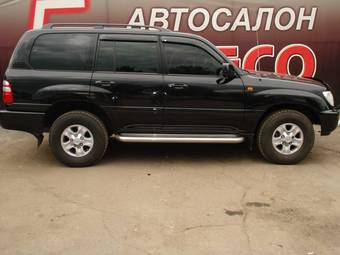2004 Toyota Land Cruiser Photos
