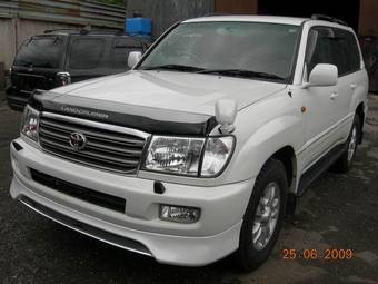 2004 Toyota Land Cruiser Photos