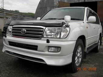 2004 Toyota Land Cruiser Photos