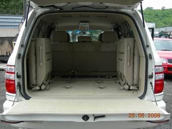 2004 Toyota Land Cruiser Images