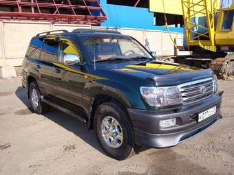 2004 Toyota Land Cruiser Photos